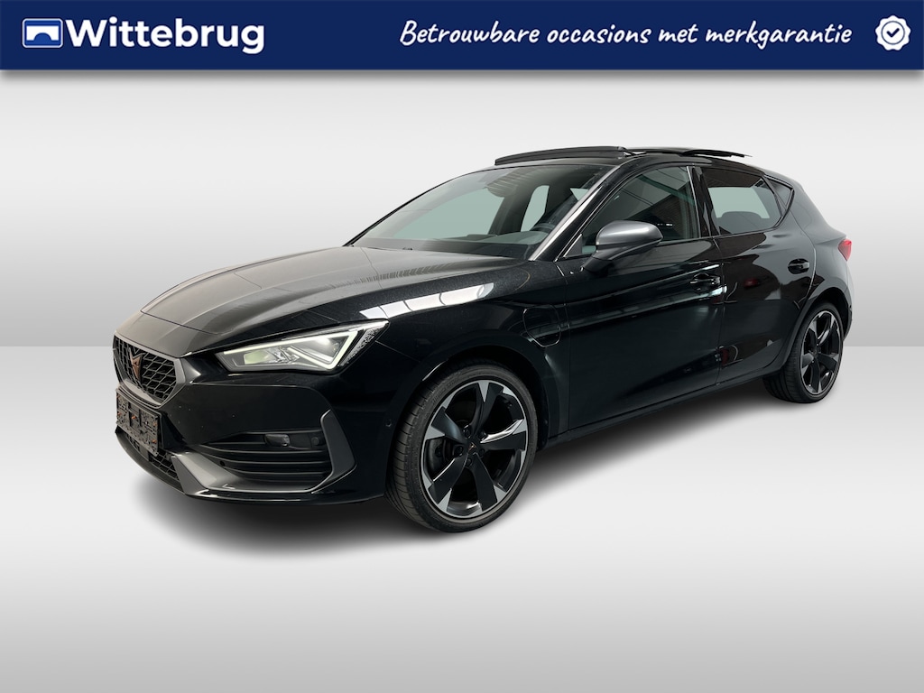 CUPRA Leon 1.4 e-Hybrid Performance / AUTOMAAT/ PANO/ ACC/ PARK.SENSOREN V+A/ CAMERA/ STUURVERWARMING/ KEYLESS/ DIGITAL DASH/ RIJ-MODI/ NAVI/ DAB/ LED