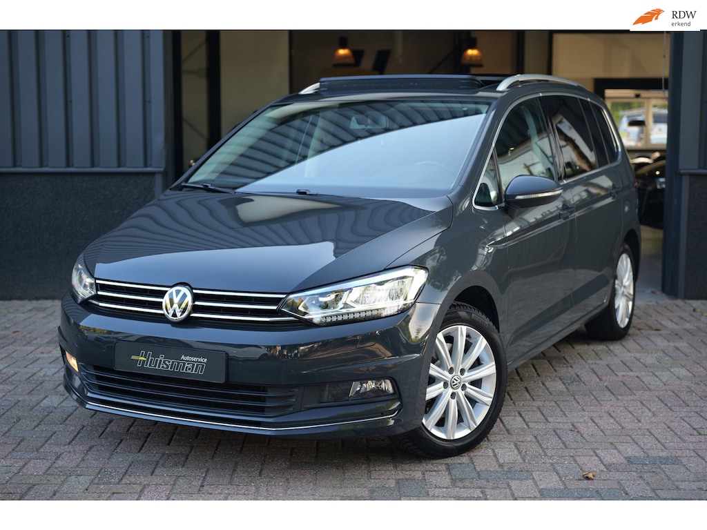 Volkswagen Touran 1.4 TSI Highline 7p LED|CarPlay|Pano|Urano Grey