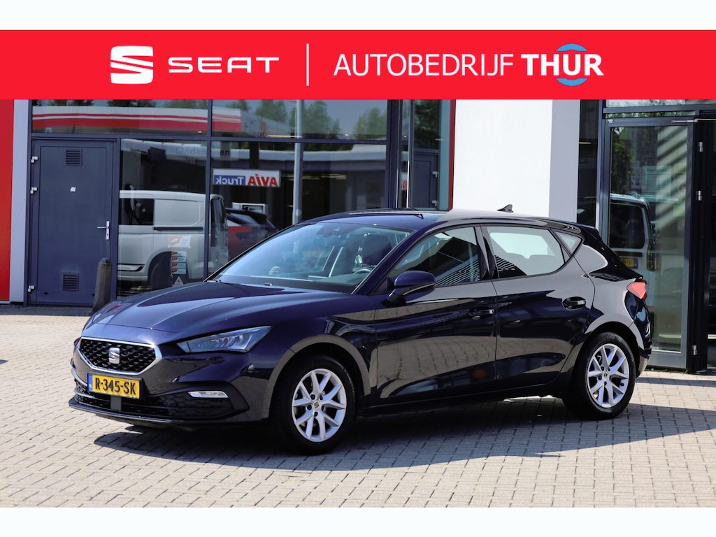 SEAT Leon 1.0 TSI Reference 90PK / 66kW, NL auto, multifunctioneel lederen stuurwiel, 16" 'Urban' LMV, regensensor, Apple Carplay & Android Auto, DAB+, elektrisch verstelbare buitenspiegels, airco, keyless start, cruise control, LED verlichting etc.