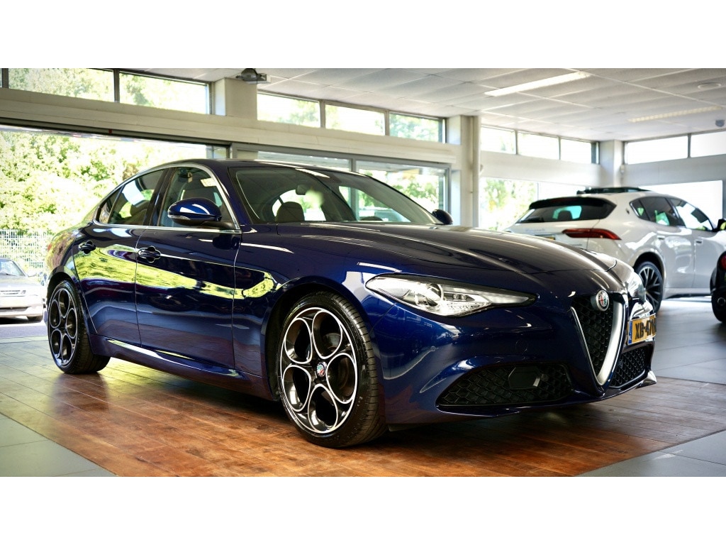 Alfa Romeo Giulia 2.0T Super | 300 pk | Sportuitlaat | Flippers | Veloce int |