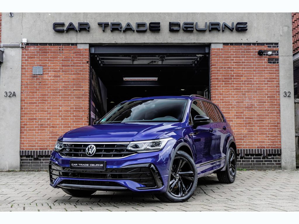 Volkswagen Tiguan 1.5 TSI R-Line Pano / Trekhaak / Camera