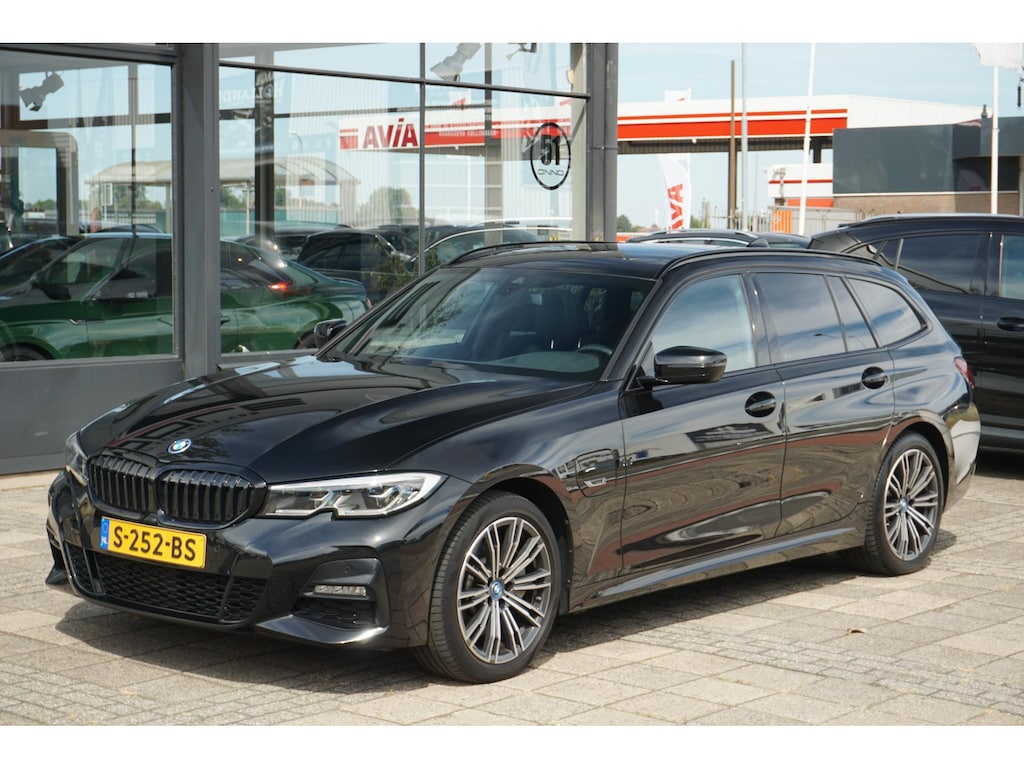 BMW 3-Serie Touring 330e High Executive