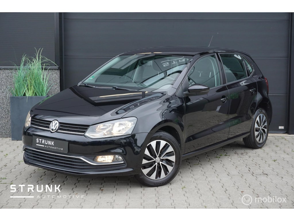 Volkswagen Polo 1.2 TSI Comfortline Apple Carplay Centr Vergr Airco Cruise