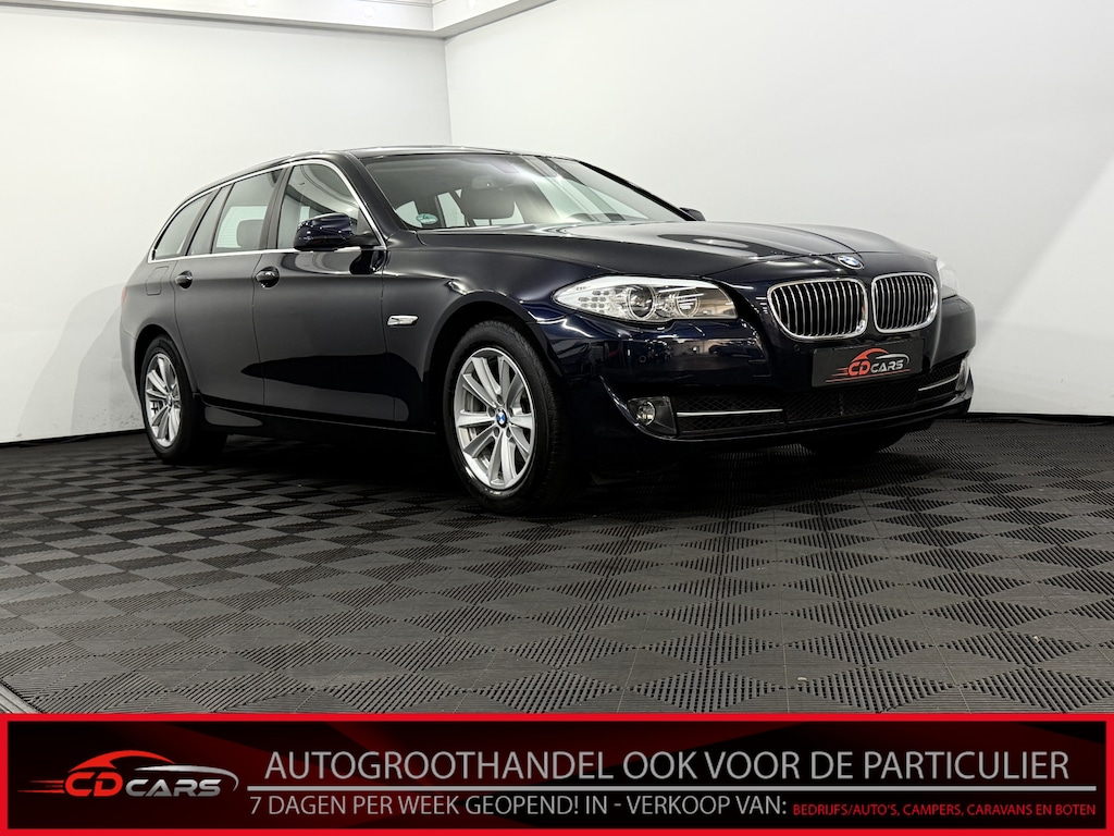 BMW 5-Serie Touring 520i High Executive Leder, Camera, Navi, Keyless start, Elektrische achterklep, Cruise control, Stoelverwarming, Clima