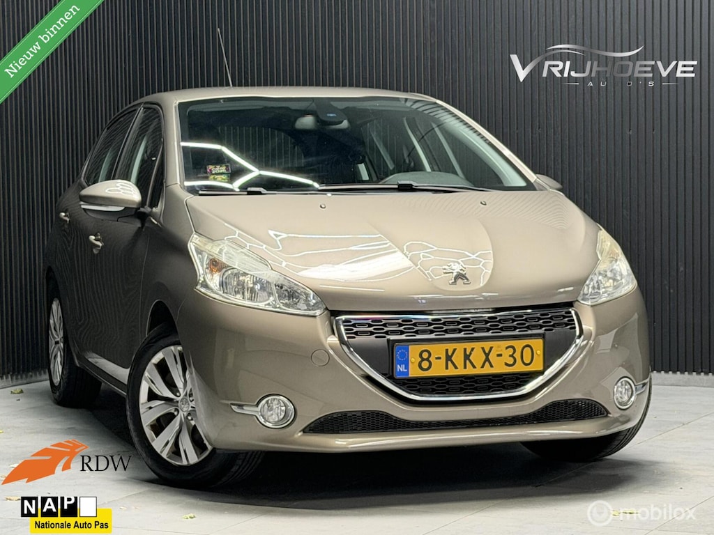Peugeot 208 1.2 VTi Envy| Handel/Export