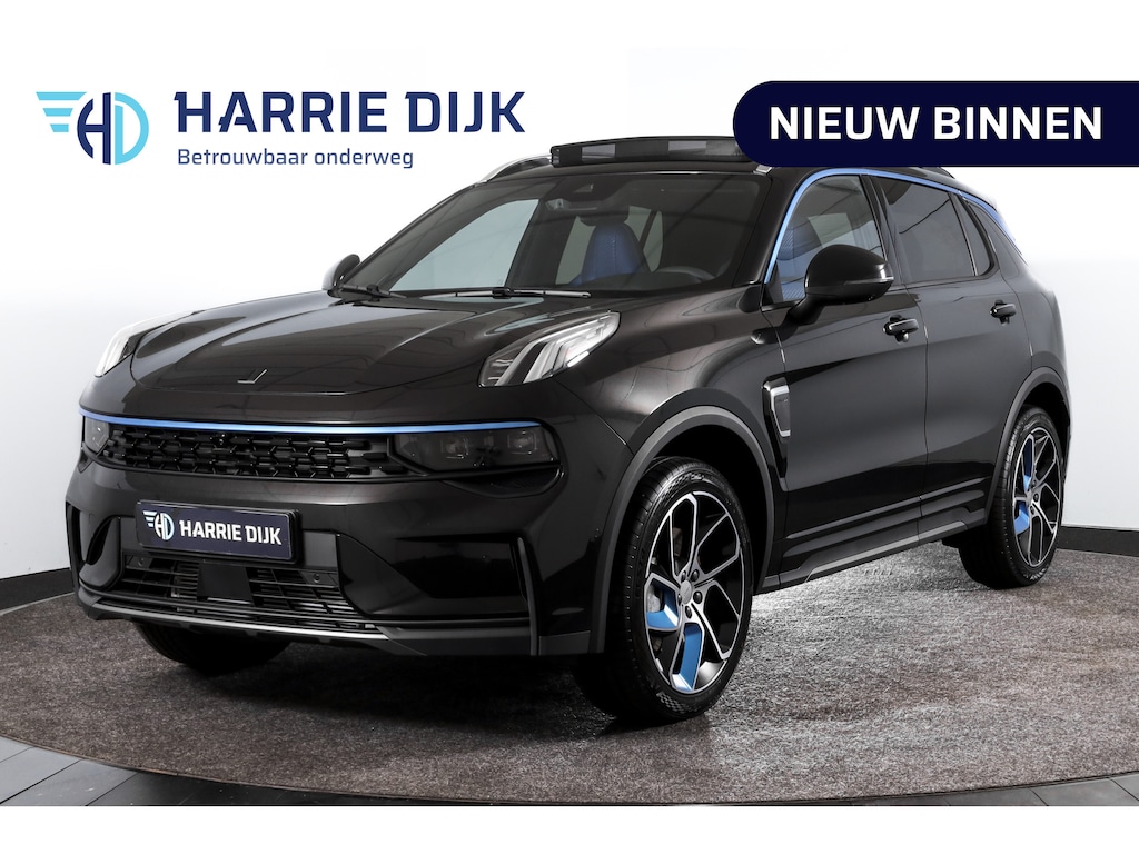 Lynk & Co 01 1.5 PHEV 261PK MY23 | Donkere hemel | 360 Camera | 7.4 kWh Boordlader | S/K-panodak | Adapt. Cruise | Memory | Elek. klep | LM 20" | 4015