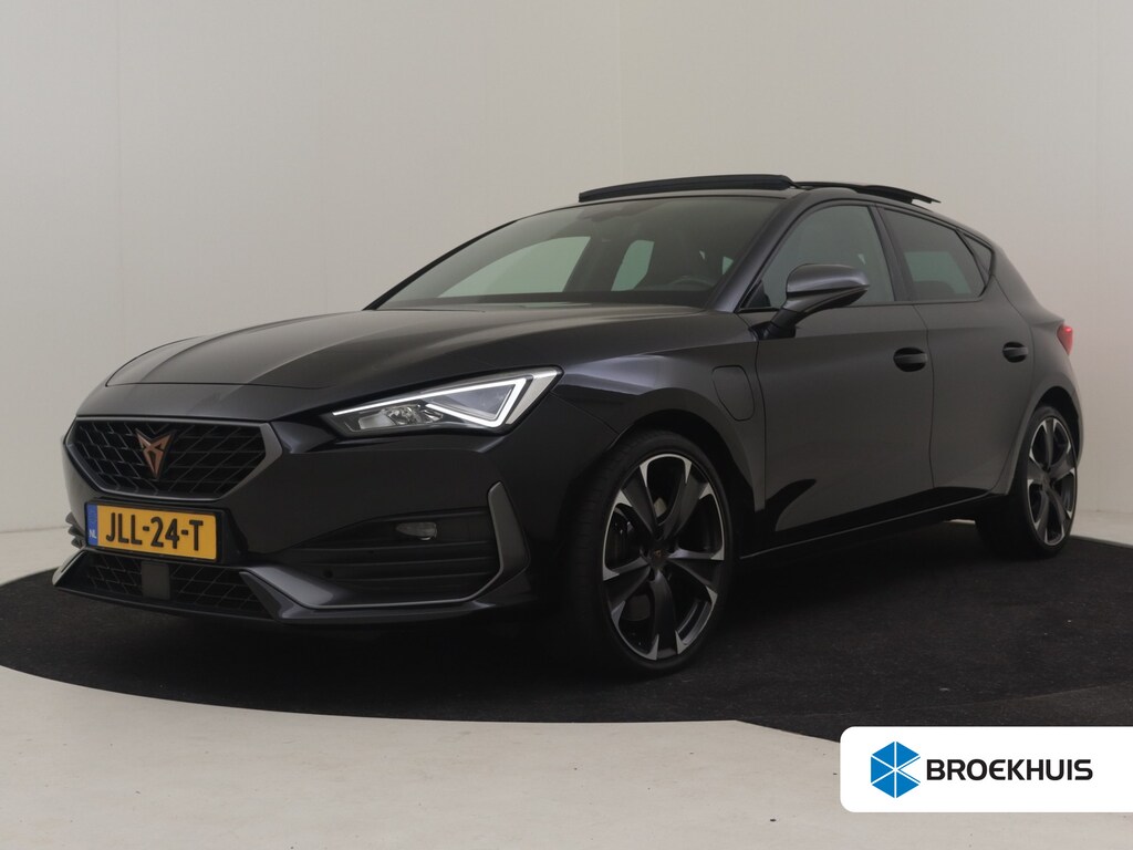 CUPRA Leon 1.4 e-Hybrid VZ Adrenaline 245 Pk AUTO l Elektr. Pano-dak | Camera | Cr. Control Adapt | Climate Cont. | Keyless | Stoel/stuurverw | App connect | Dodehoekdetectie | Navi | DAB | LED | 19"LMV