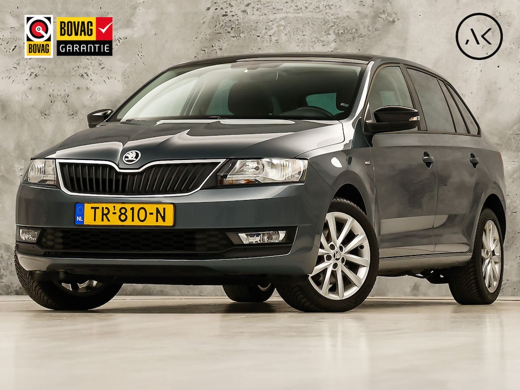 Skoda Rapid Spaceback 1.0 TSI Sport Automaat (PANORAMADAK, NAVIGATIE, CLIMATE, STOELVERWARMING, SPORTSTOELEN, GETINT GLAS, CRUISE, PARKEERSENSOREN, NIEUWSTAAT)