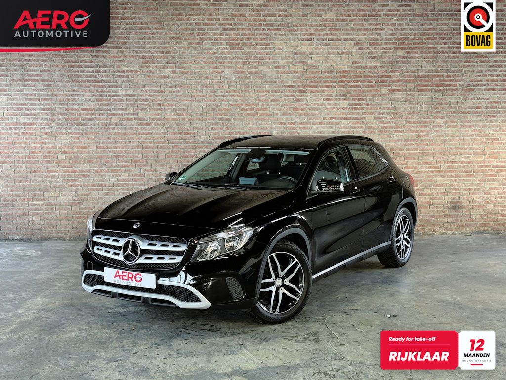 Mercedes-Benz GLA GLA 180 Business Solution PDC / Airco / Navi / Tel. / Camera / Trekhaak Afneembaar / Stoel verw.