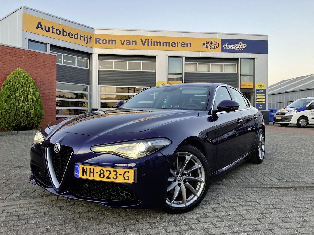Alfa Romeo Giulia 2.0T Super