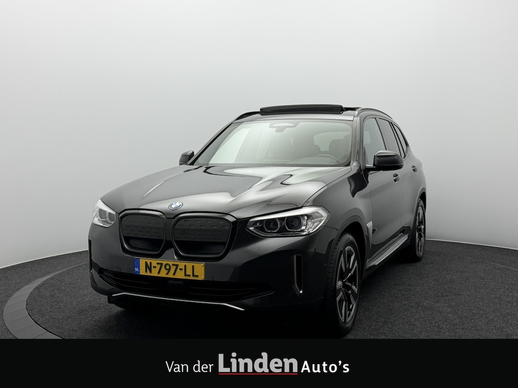 BMW iX3 Executive 80 kWh SOH 93,3% | Panoramadak | Trekhaak | Camera | Live Cockpit Professional | Leer