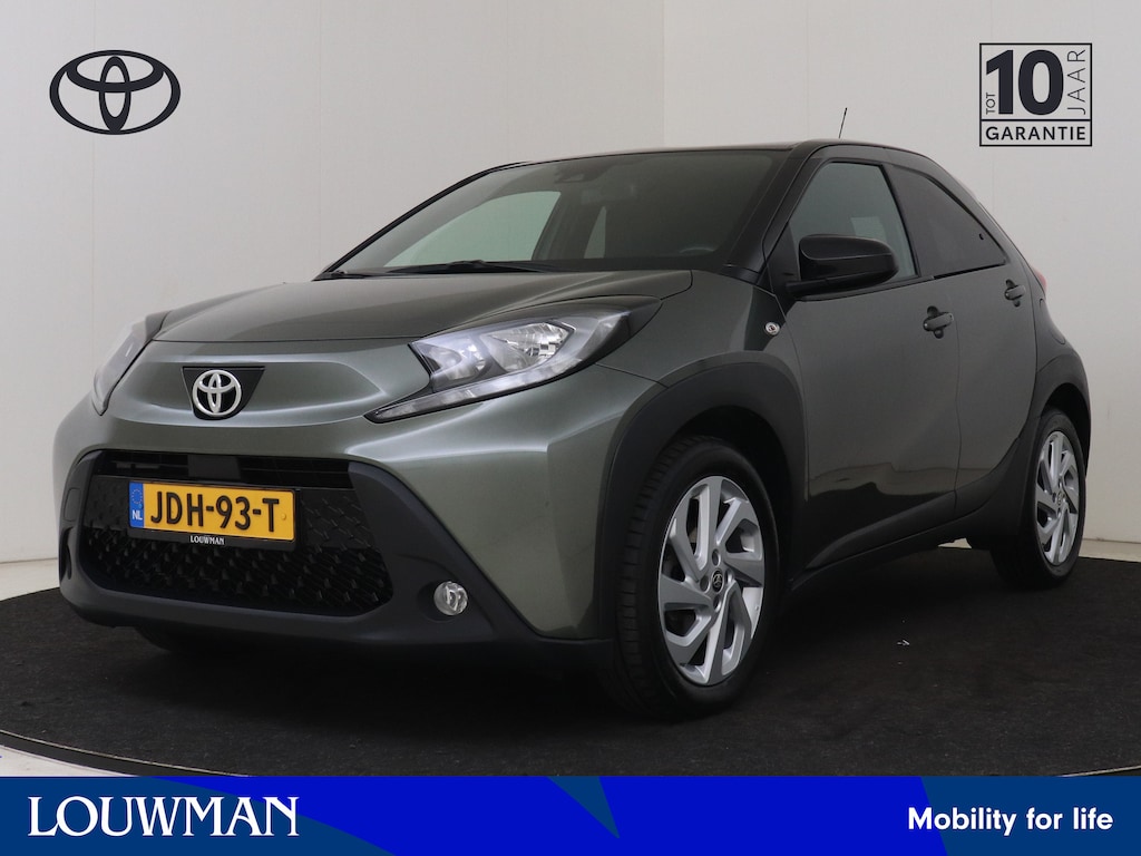Toyota Aygo X 1.0 VVT-i MT Pulse | Dealer onderhouden | Climate Control | 17" Velgen | Apple CarPlay/Android Auto | Cruise Control Adaptive | Achteruitrijcamera | Elektrische ramen voor | Elektrisch verstelbare spiegels |