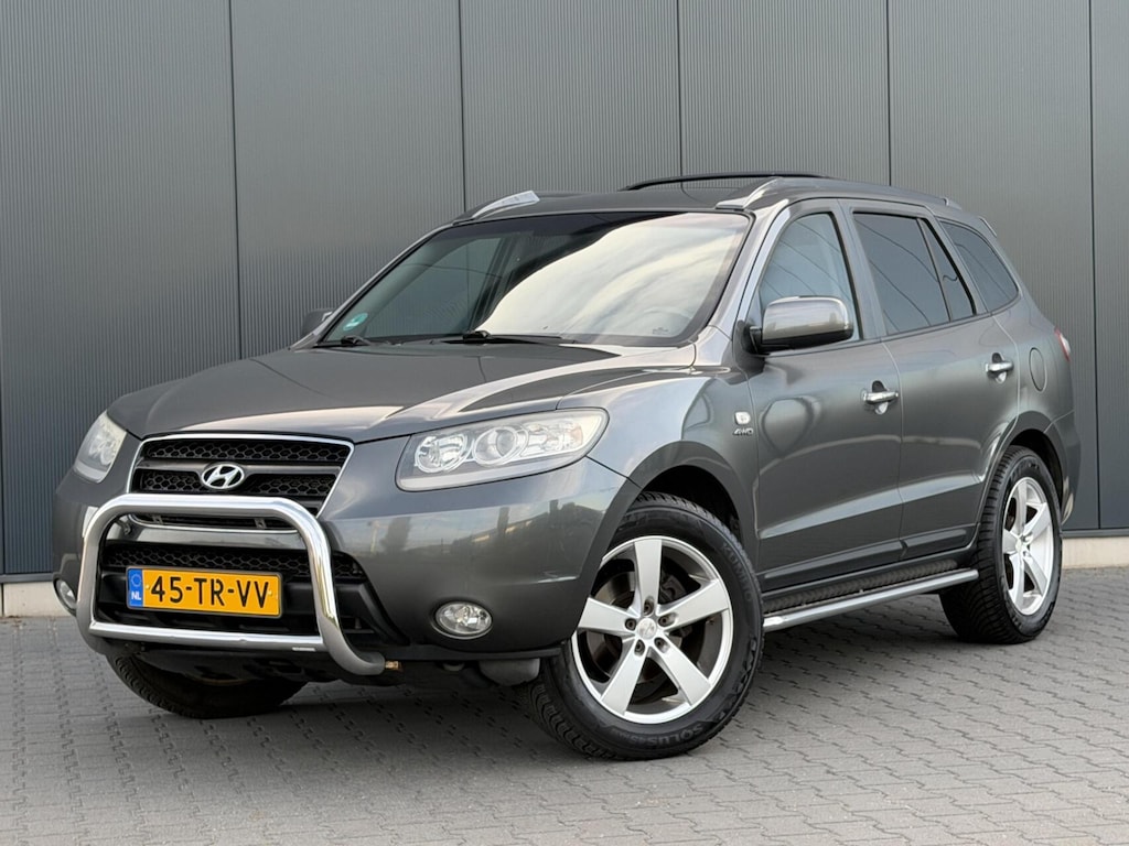 Hyundai Santa Fe 2.7i V6 4WD Style Leder - Trekhaak - Navi - Stoelverwarming