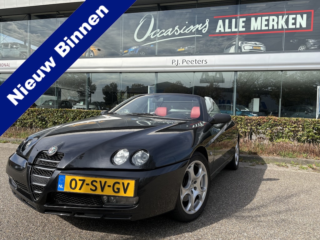 Alfa Romeo Spider 2.0 JTS Turismo Airco - Cd-wisselaar - Centrale vergrendeling - Elektrische ramen - Lederen bekleding - Licht metalen velgen 17 inch - Mistlampen - Navigatie - Stuur leder - Lederen versnellingspook