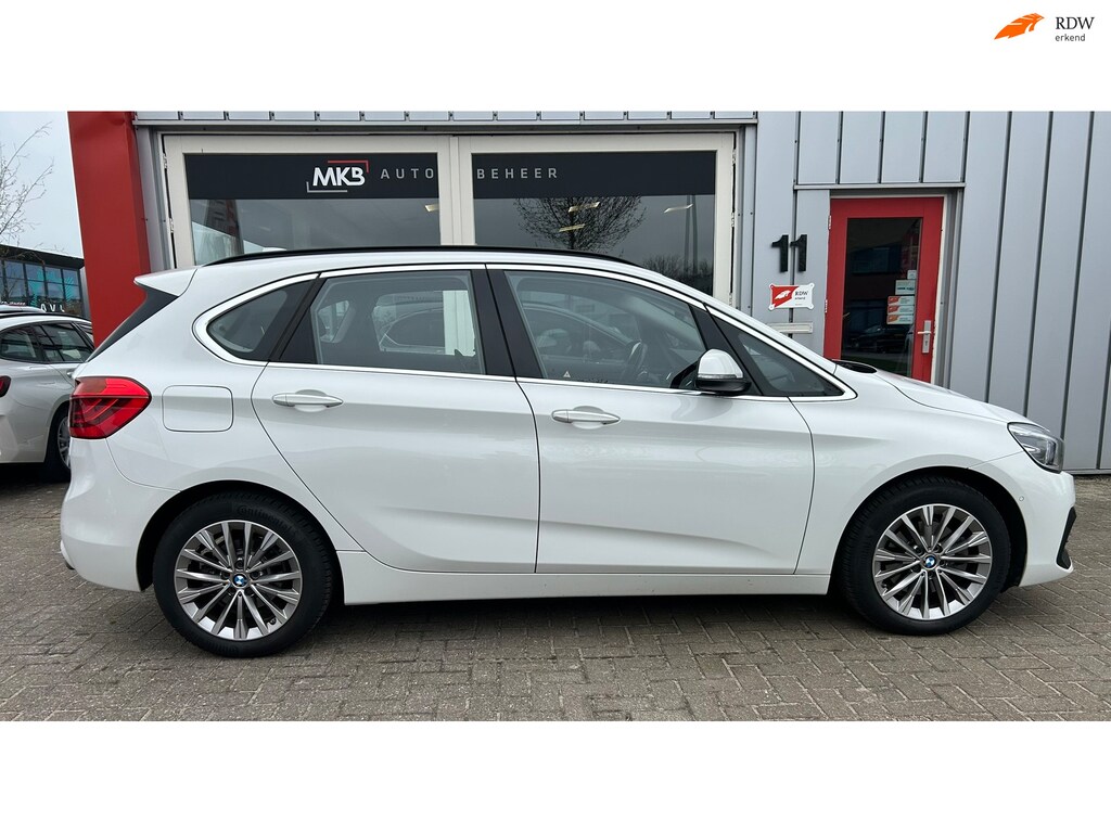 BMW 2-Serie Active Tourer 220i High Executive Trekhaak/LED