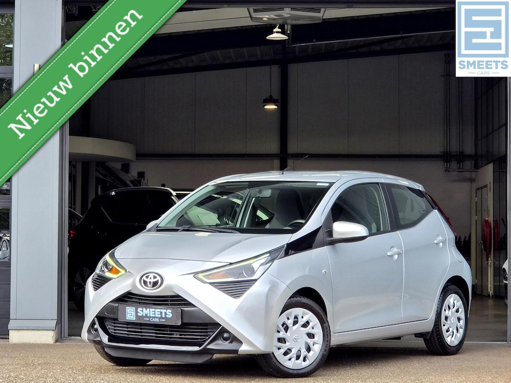 Toyota Aygo 1.0 VVT-i X-Play 5d |Navi mirror|Airco|Camera|ESP