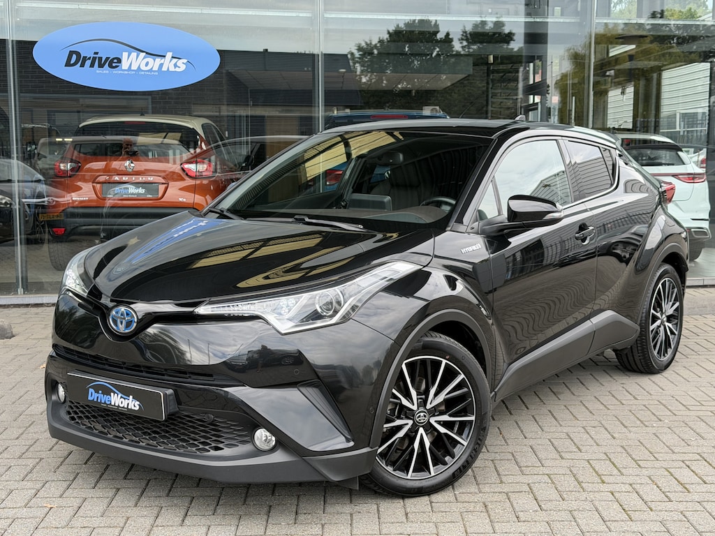 Toyota C-HR / C-HR+ 1.8 Hybrid Executive | Leer | Camera | 18" | DAB+ | Keyless | Winter-pakket | Adaptive CC | PDC | Dealer onderhouden Interesse, Proefrit? Bel of app met: 06-24 28 28 42/ 06-42130156