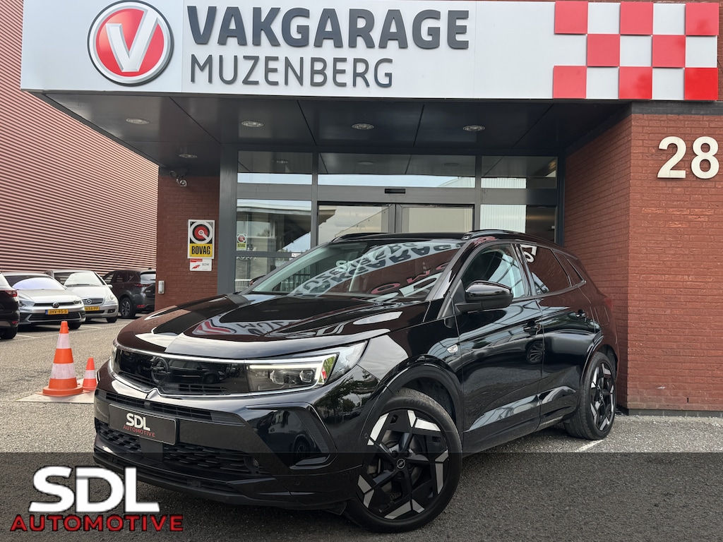 Opel Grandland 1.6 Turbo Plug-In Hybrid GSe // NAVI // ELEK. ACHTERKLEP // CAMERA // ADAPTIVE CRUISE // STOEL + STUUR VERWARMING //