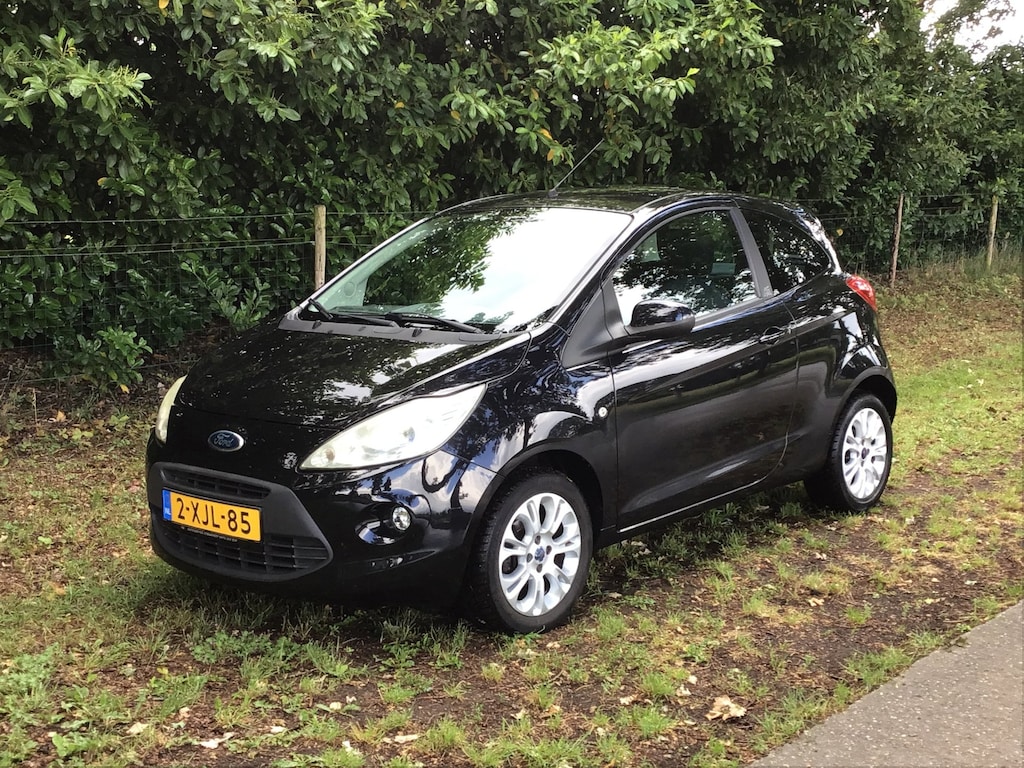 Ford Ka 1.2 Trend met nieuwe APK, lage km stand en airco