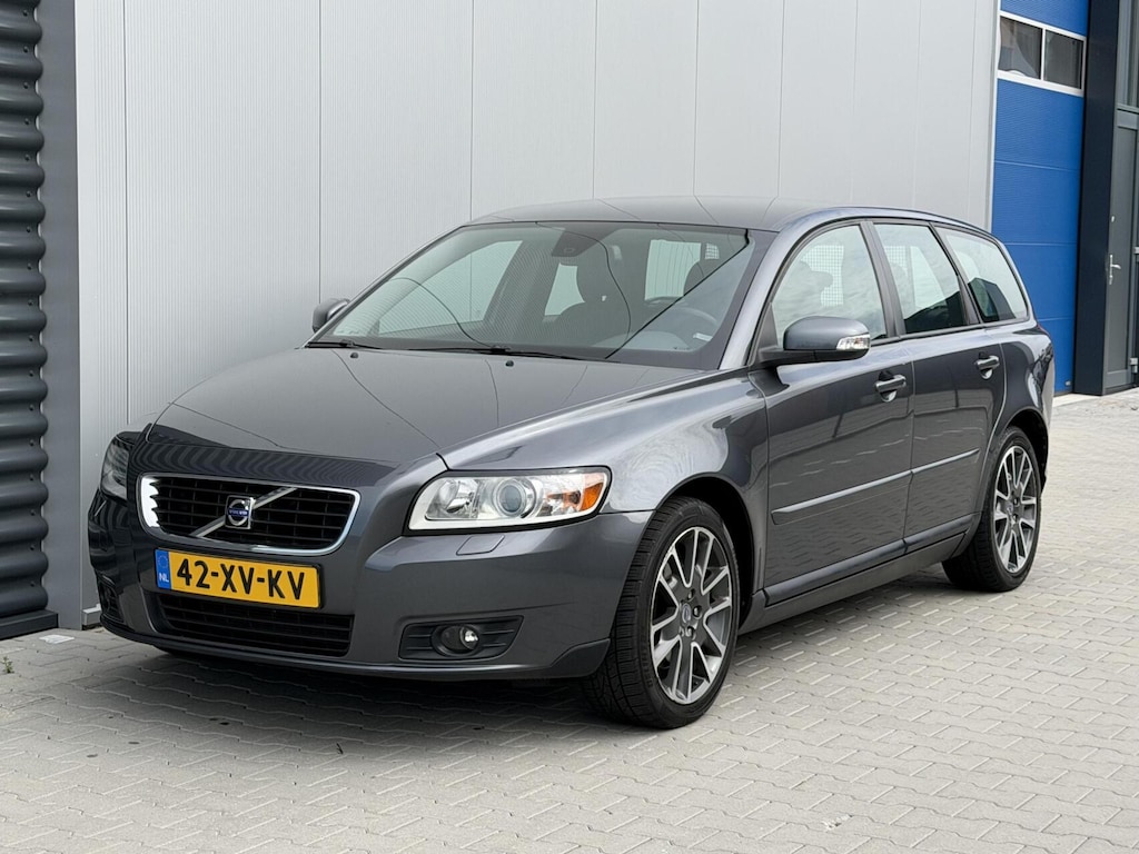 Volvo V50 2.4 Momentum - Erg netjes - Goed onderhouden - NAP