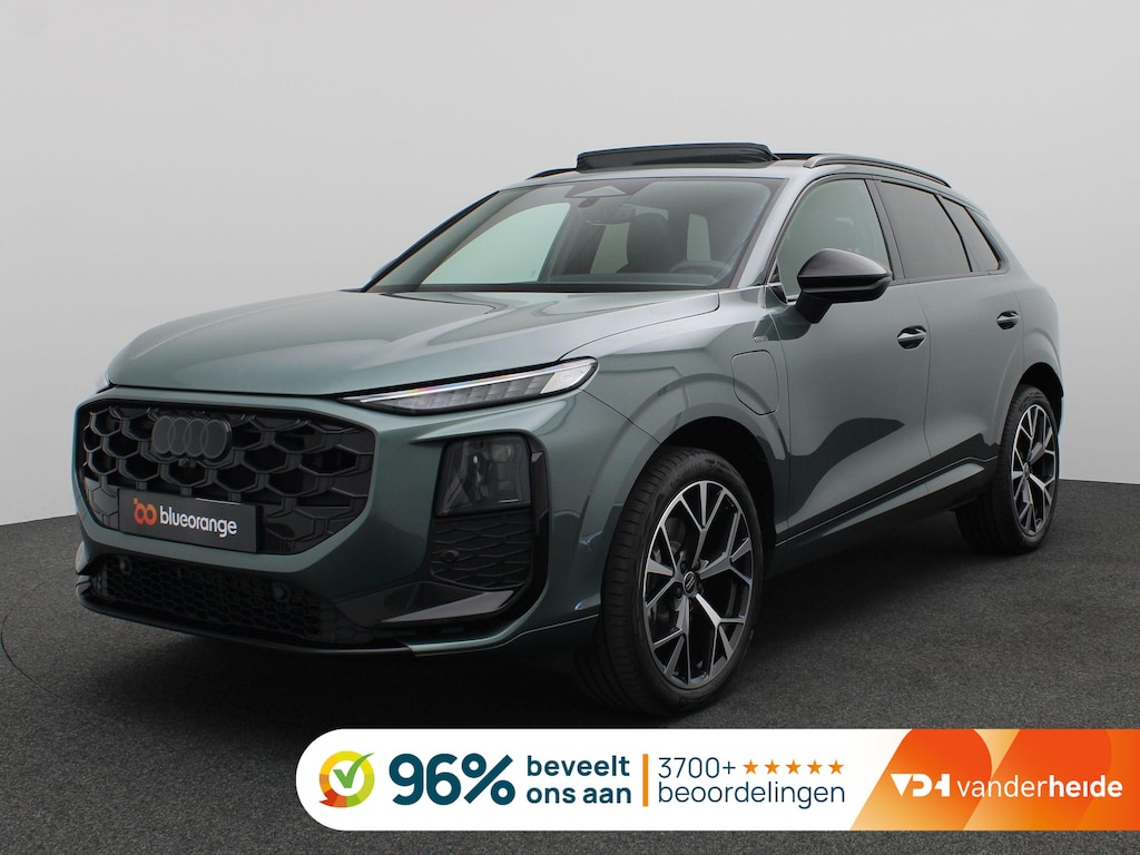 Audi Q3 1.5 200kW e-hybrid S edition 272PK Aut. Panoramadak, Trekhaak, Achteruitrijcamera, Elektr. Achterklep, Optiekpakket Zwart, 20" LM Velgen, Stoel-Stuurverwarming