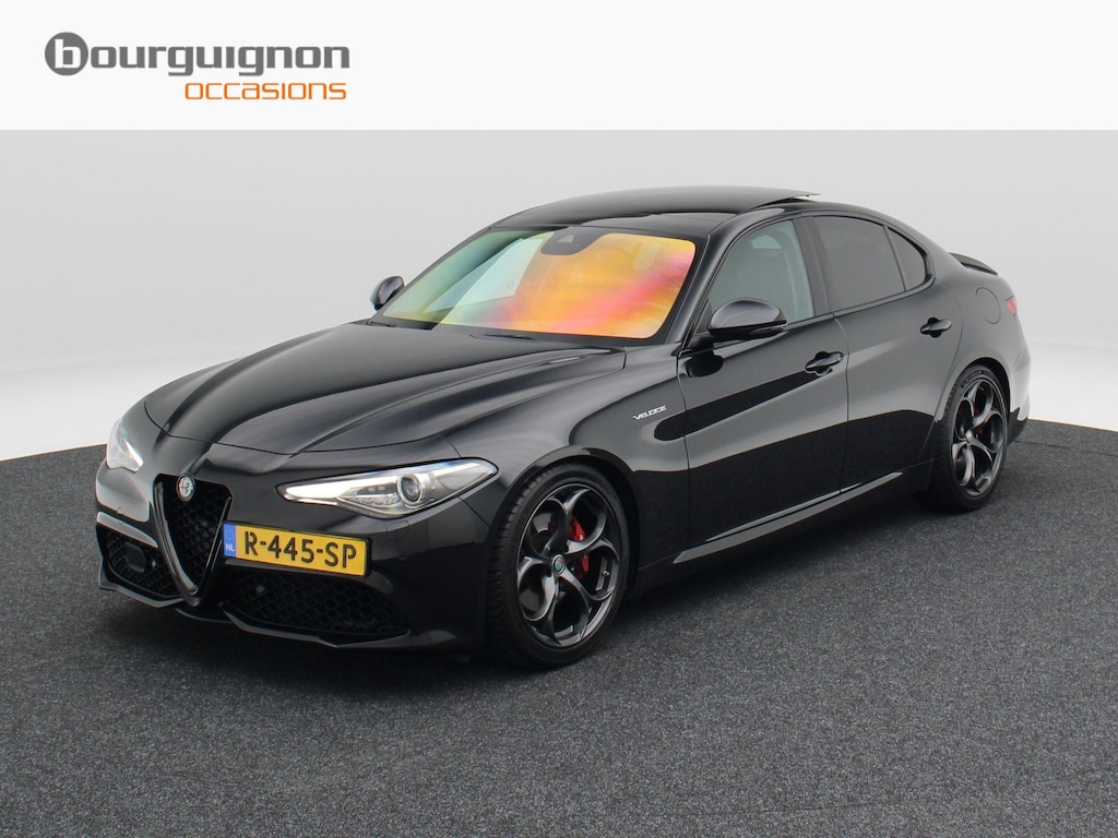 Alfa Romeo Giulia 2.0 T 280 Pk Automaat AWD Veloce | Stoel/Stuurverwarming | Camera | Harman/Kardon | Panoramadak | Leer | 19 Inch | 73.780 Km !!