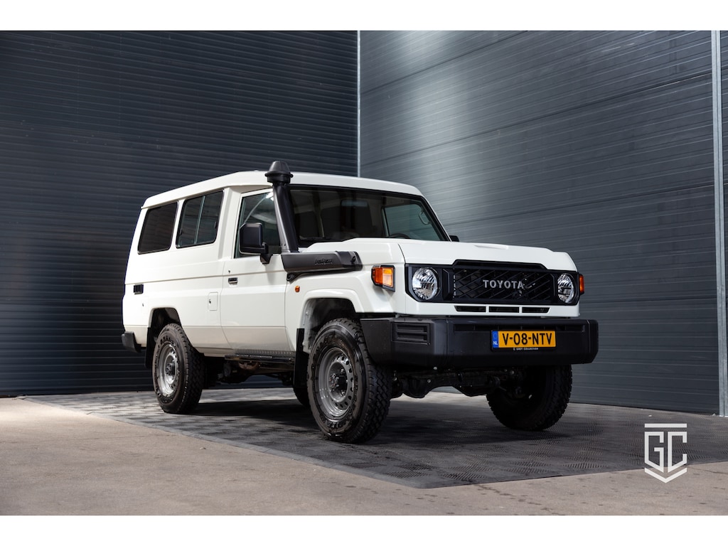 Toyota Land Cruiser GRJ78 M/T