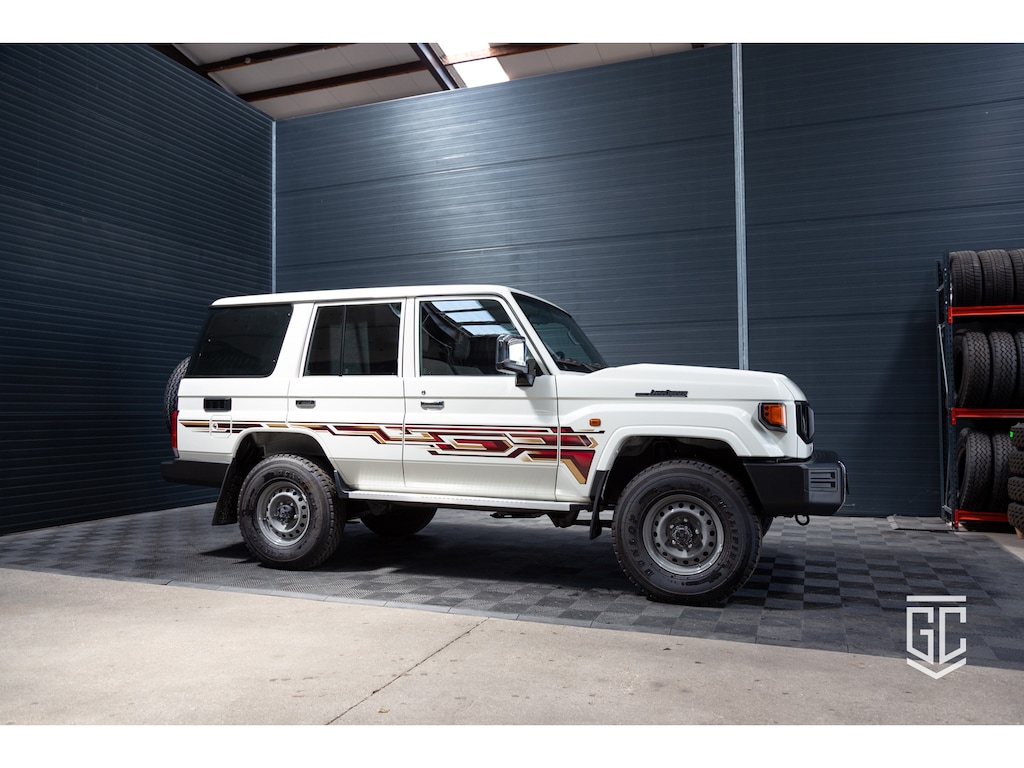 Toyota Land Cruiser GRJ76 E M/T