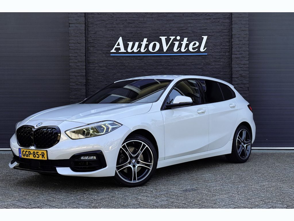 BMW 1-Serie 118i Sportline | Sportleder | Comfort Acces | Stoel+Stuurverwarming | PDC V+A | Carplay