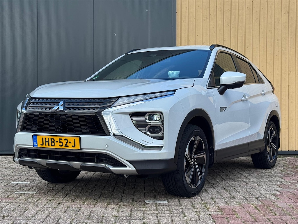 Mitsubishi Eclipse Cross 2.4 PHEV S-AWC Aut. Instyle | ACC | Trekhaak | HUD | Stoel/Stuurverwarming | Navi | Standkachel |