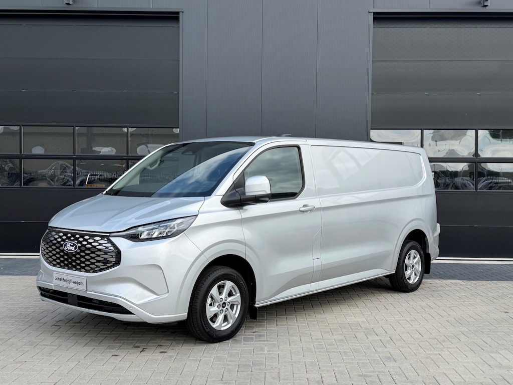 Ford E-Transit Cust. 340 L2H1 Limited 71 kWh 218pk - ACC - Navi - Stoel/Stuurverwarming - 360 Camera - Blindspot - Rijklaar