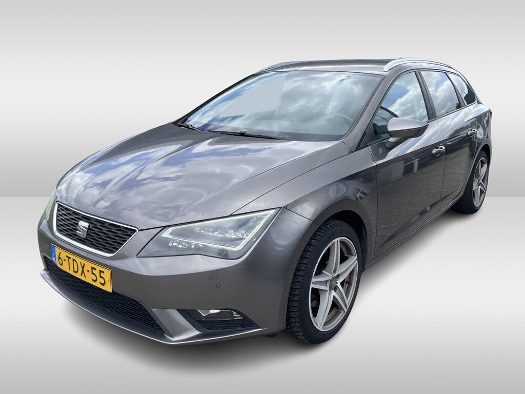 SEAT Leon ST 1.2 TSI Style First Edition / Leer&Alcantara / Navigatie / Parkeerhulp V+A / 17'' / Sportstoelen / Getint glas / Cruise Control