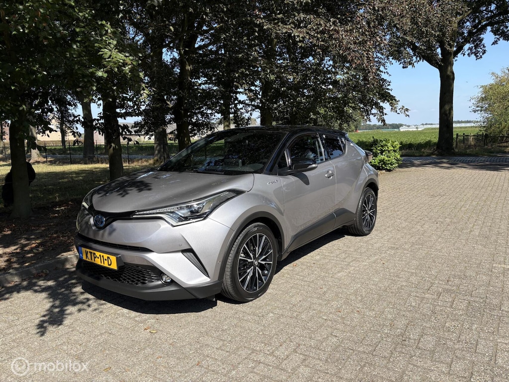 Toyota C-HR / C-HR+ 1.8 Hybrid Bi-Tone JBL Keyless all in rijklaar
