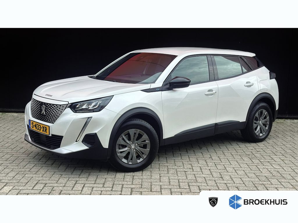 Peugeot e-2008 EV Active Pack 50 kWh | Navigatie | Camera | Apple Carplay / Android Auto | SOH 97,56% | Achterbank in delen neerklapbaar | Achteruitrijcamera | Airco (automatisch)