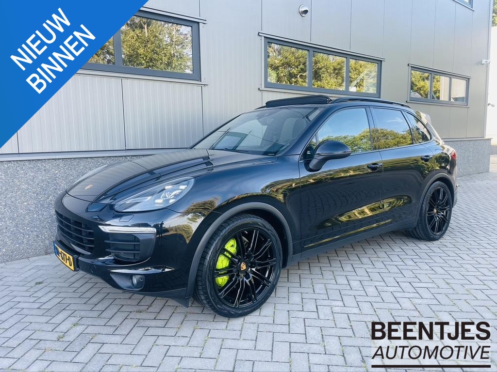 Porsche Cayenne 3.0 S E-Hybrid | Pano | Sport Chrono | Luchtvering | Porsche onderhouden | NL-auto | Adaptieve sportstoelen