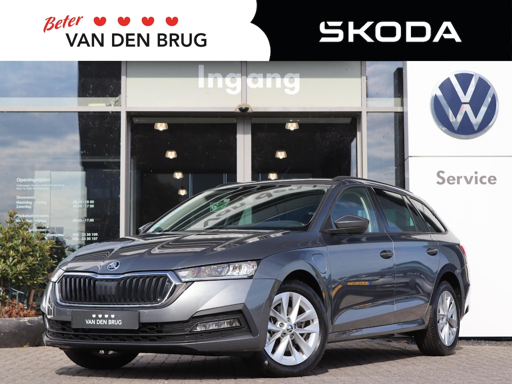 Skoda Octavia Combi 1.4 TSI 204 pk DSG iV PHEV Ambition | Navigatie | ACC | SmartLink | PDC | LED | Climate Control | Stoel + Stuurverwarming | Achterbank verwarming |