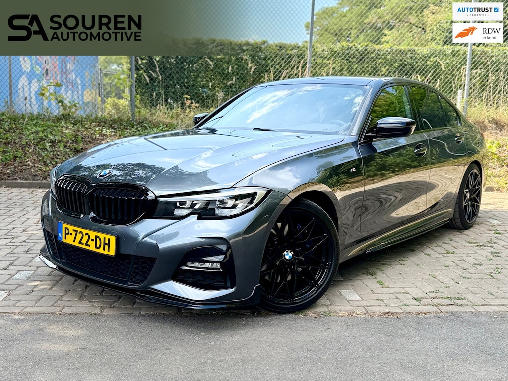 BMW 3-Serie 258 pk / Automaat / Alcantara / leder / Stoelverwarming / LED / Live Cockpit Pro / BearLock / M Performance