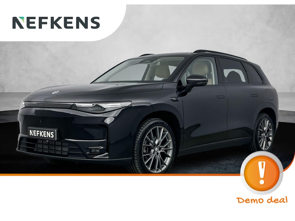 Leapmotor C10 Design REEV Plug-in Hybrid 215pk 28.4 kWh Automaat | DEMO | Navigatie | Panoramadak | Rondomzichtcamera | Stoel- en stuurverwarming | Lederen elektrisch verstelbare en geventileerde stoelen | Elektrische achterklep | Adaptieve Cruise Control | Climate Control | Parkeersensoren | Led koplampen | Donker getint glas | 20" lichtmetalen velgen |