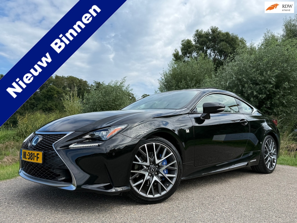 Lexus RC 300h F SPORT Line Automaat | Schuif-/Kanteldak | 19" Velgen | Leder | Camera | Stoelverkoeling + -verwarming | PDC | LED