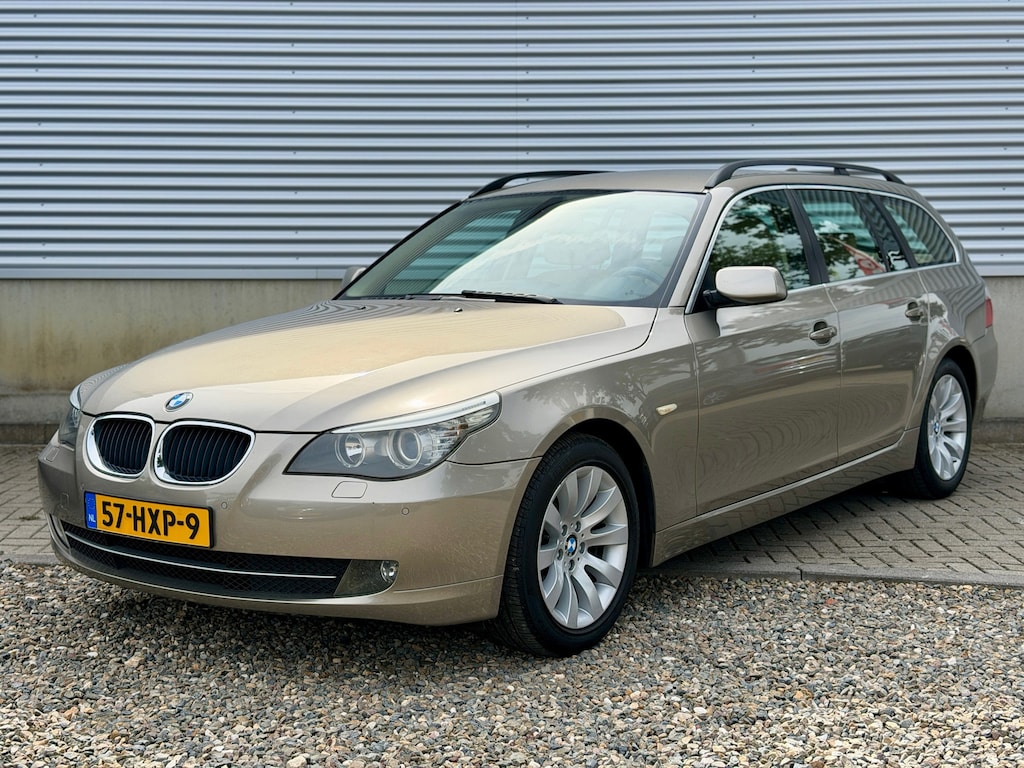 BMW 5-Serie Touring 520i Business Line Edition I Automaat [ leer,navi,ecc,lmv ]