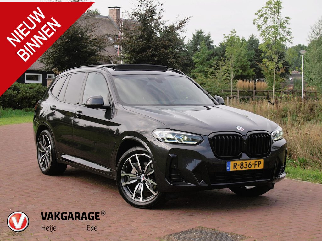 BMW X3 xDrive30e Business Edition Plus | M-Pakket | Panoramadak | Trekhaak | 360 Camera | Sfeerverlichting | ACC | NL-Auto |