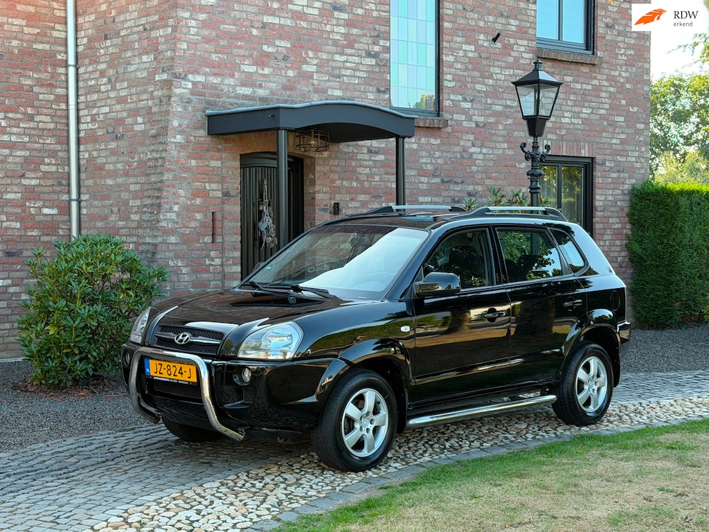 Hyundai Tucson 2.0i Active airco Bullbar sidebars