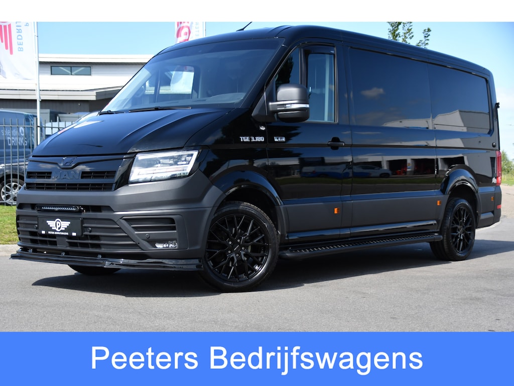 MAN TGE 3.180 35 2.0 L3H2 4x4 Black Edition Camera, Cruise, Carplay, LED, 177pk, Stoelverwarming, Multimedia, Automaat, Sensoren, Trekhaak, Uniek!