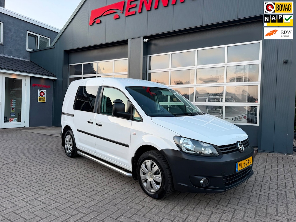 Volkswagen Caddy 1.6 TDI BMT / Navi / Cruise / Tel / Trekhaak / lage Km stand ! .