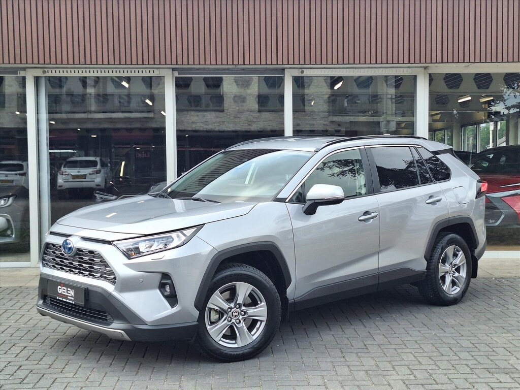 Toyota RAV4 Hybrid 220 AWD Dynamic | Stoelverwarming, Groot scherm, Parkeersensoren, Licht + Regensensor, 1650KG Trekgewicht