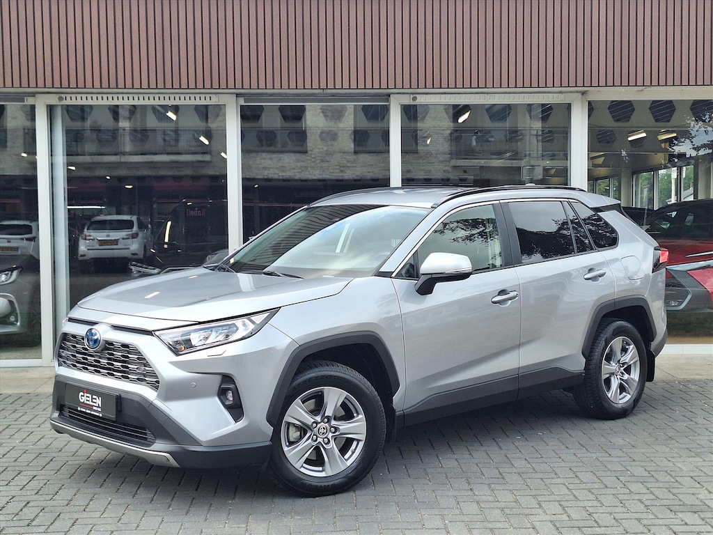 Toyota RAV4 Hybrid 220 AWD Dynamic | Stoelverwarming, Groot scherm, Parkeersensoren, Licht + Regensensor, 1650KG Trekgewicht