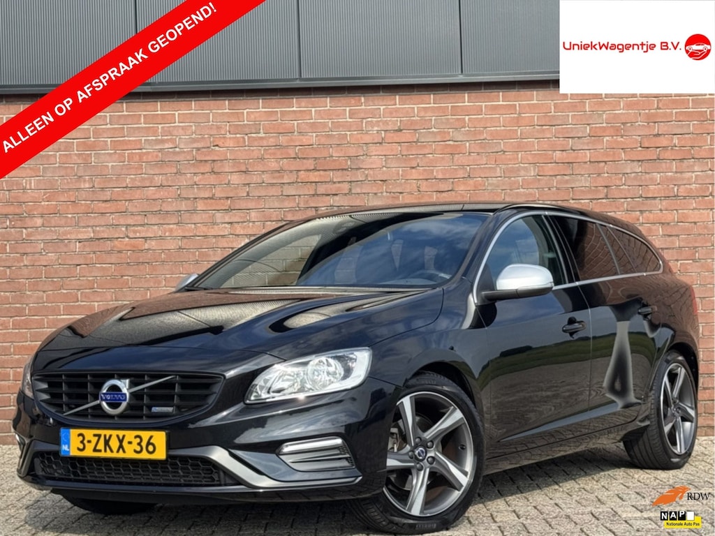 Volvo V60 1.6 T3 R-DESIGN | NL-AUTO! | DEALER OH | TREKHAAK!