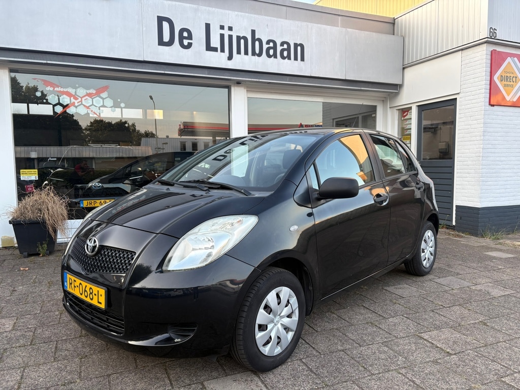Toyota Yaris 1.0 VVTi +