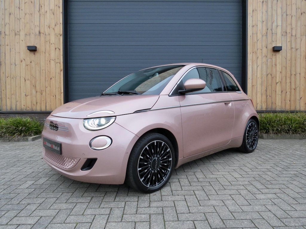 Fiat 500e La Prima 42 kWh 3+1 *Leder *17 inch *Unieke kleur