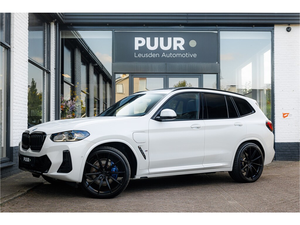 BMW X3 xDrive30e Competition Stoelen Pano - Harman Kardon - Head Up